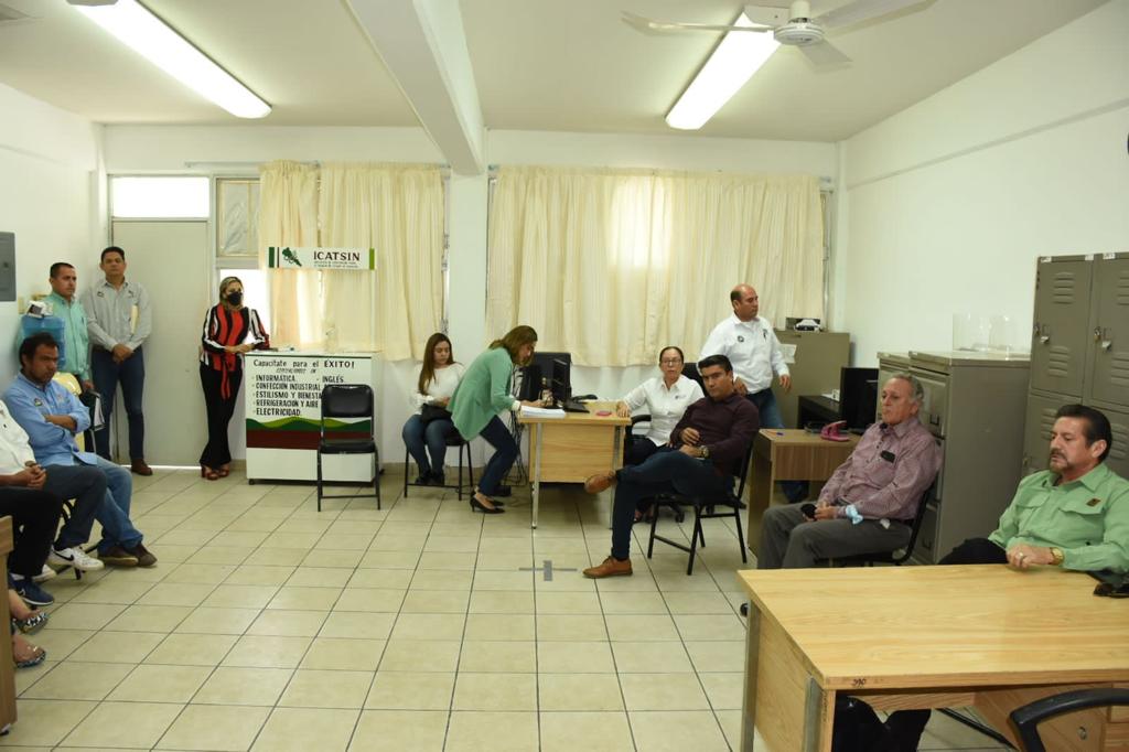 DIRECTOR GENERAL DE ICATSIN VISITA PLANTEL EL ROSARIO