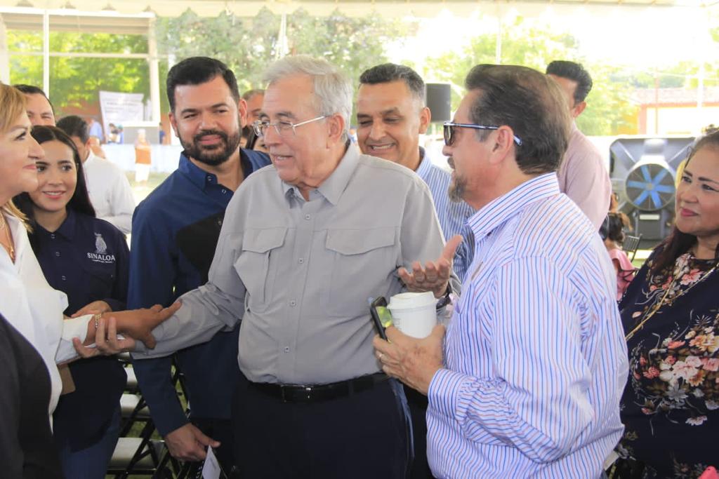 LAZO HUMANO EN ICATSIN POR CONMEMORACIÓN DEL DÍA MUNDIAL DE LA LUCHA CONTRA EL CÁNCER DE MAMA