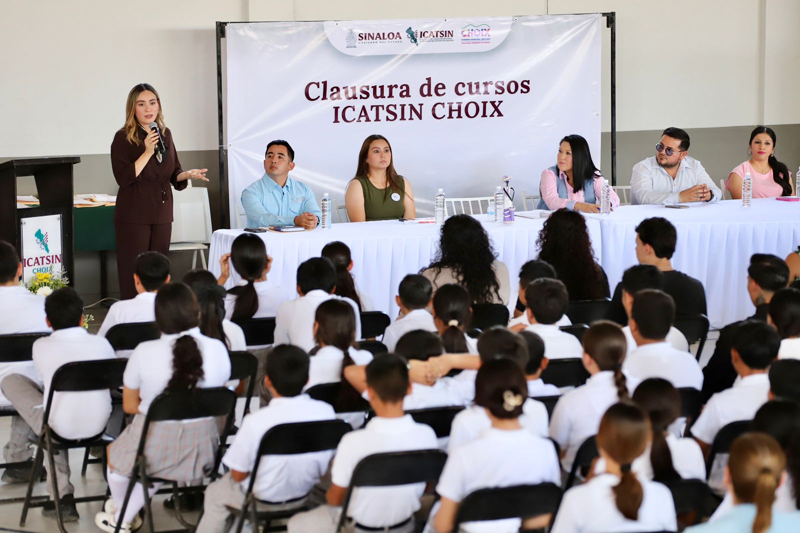 ¡Seguimos transformando vidas en Choix con clausura masiva de cursos y firma de convenio con Minera Xochipala Gold!