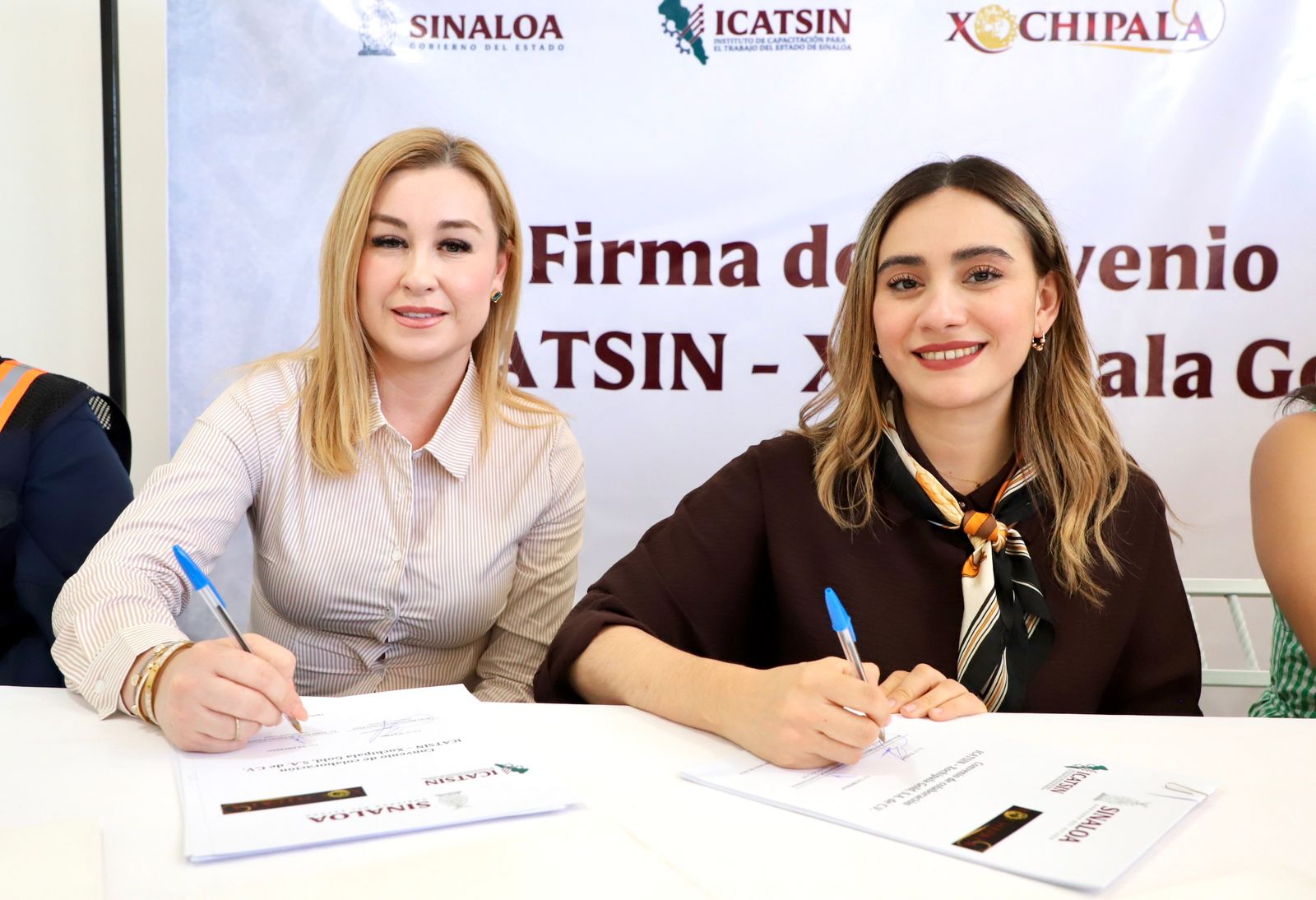 ¡Seguimos transformando vidas en Choix con clausura masiva de cursos y firma de convenio con Minera Xochipala Gold!