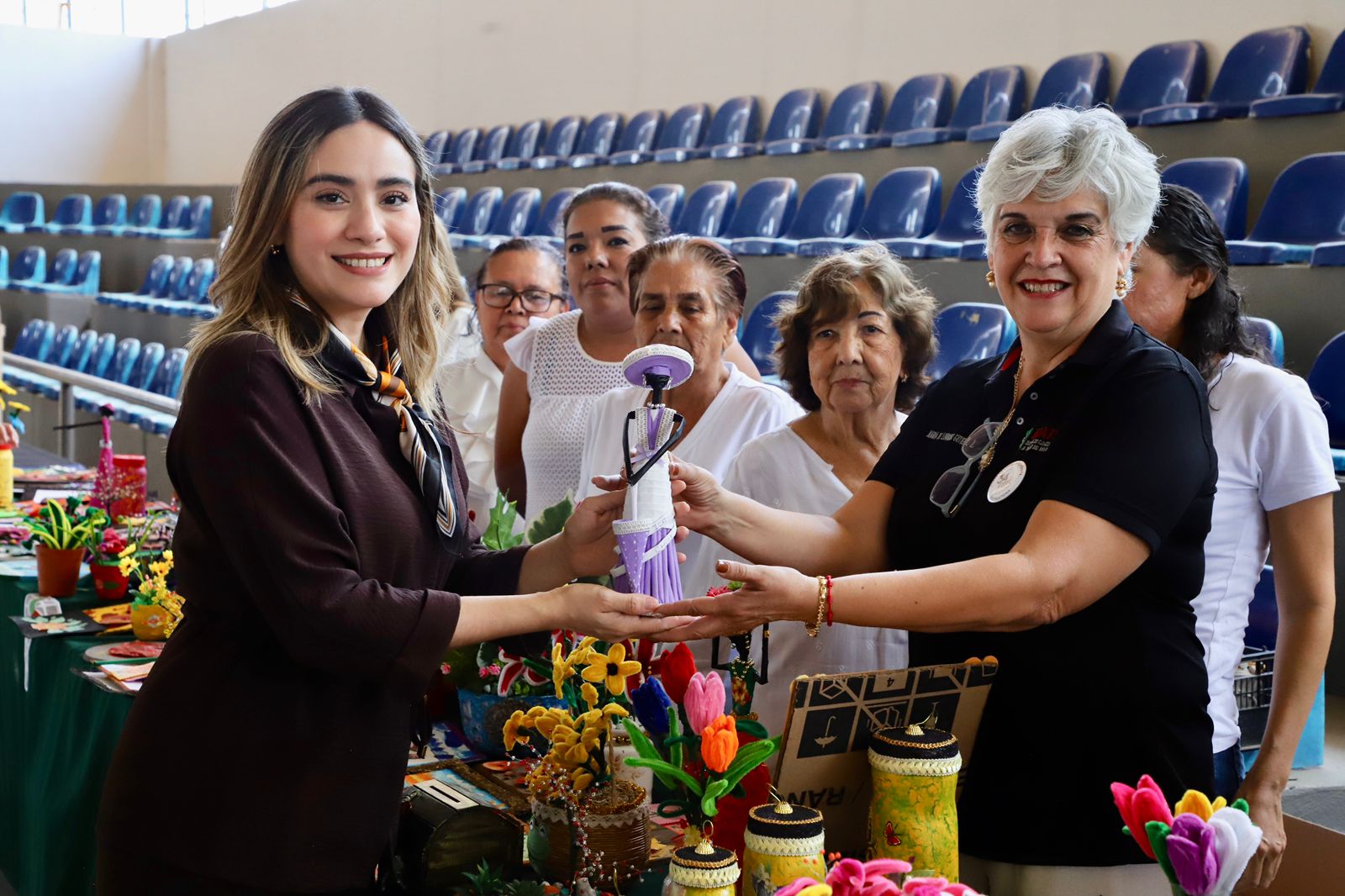 ¡Seguimos transformando vidas en Choix con clausura masiva de cursos y firma de convenio con Minera Xochipala Gold!