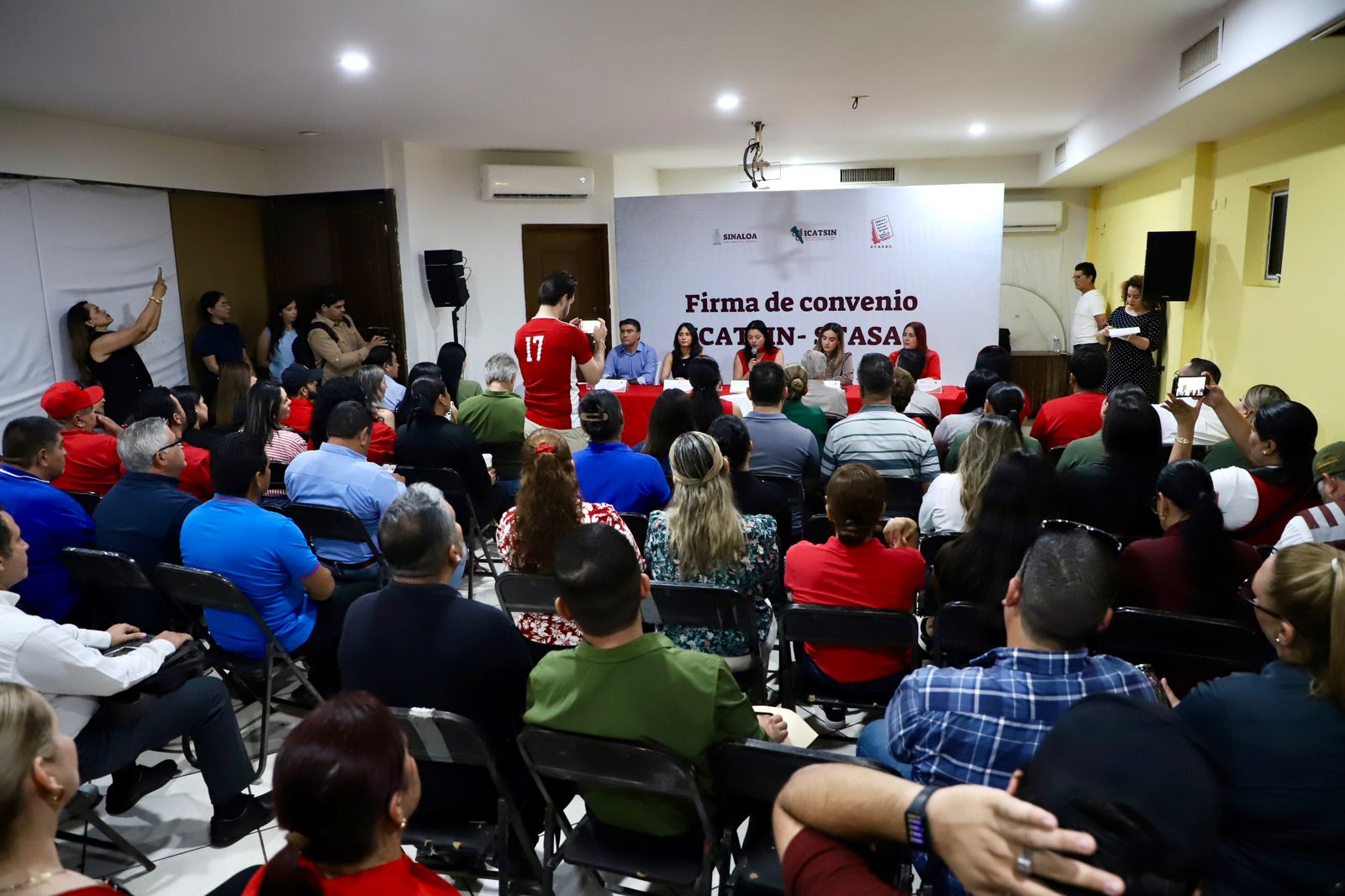 ¡Fortaleceremos la capacitación y certificación de los trabajadores municipales de Culiacán!