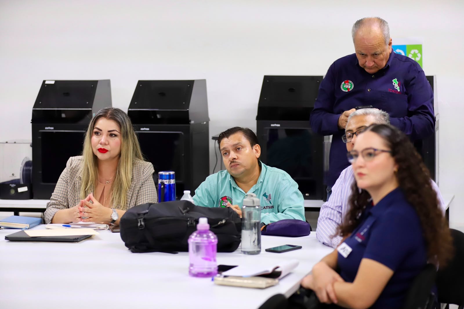 ICATSIN fortalece la capacitación a personal de SEMUJERES