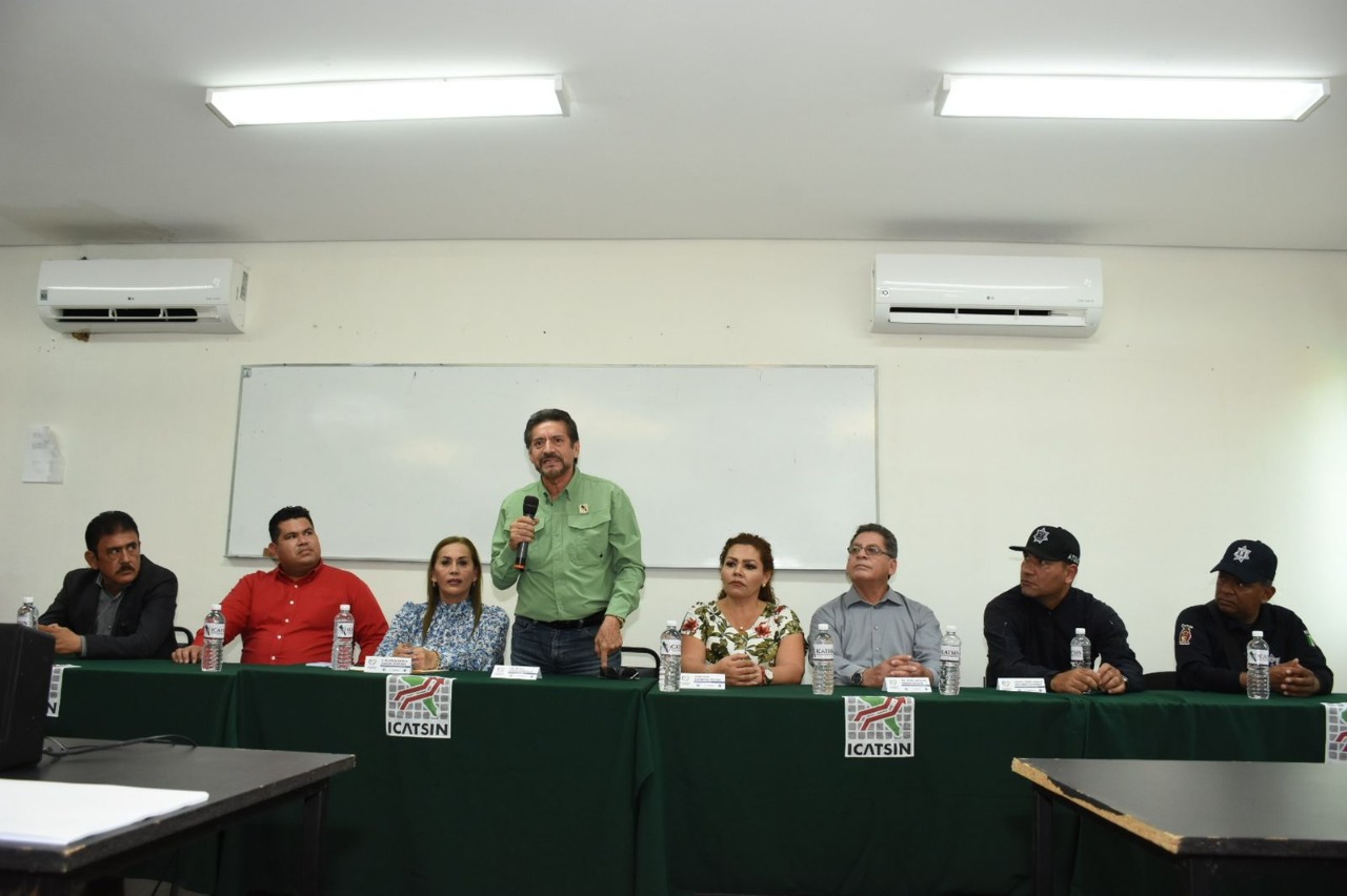 ICATSIN ENTREGA CONSTANCIAS DE CAPACITACIÓN A POLICIAS DE TRÁNSITO Y SEGURIDAD PÚBLICA DE ESCUINAPA