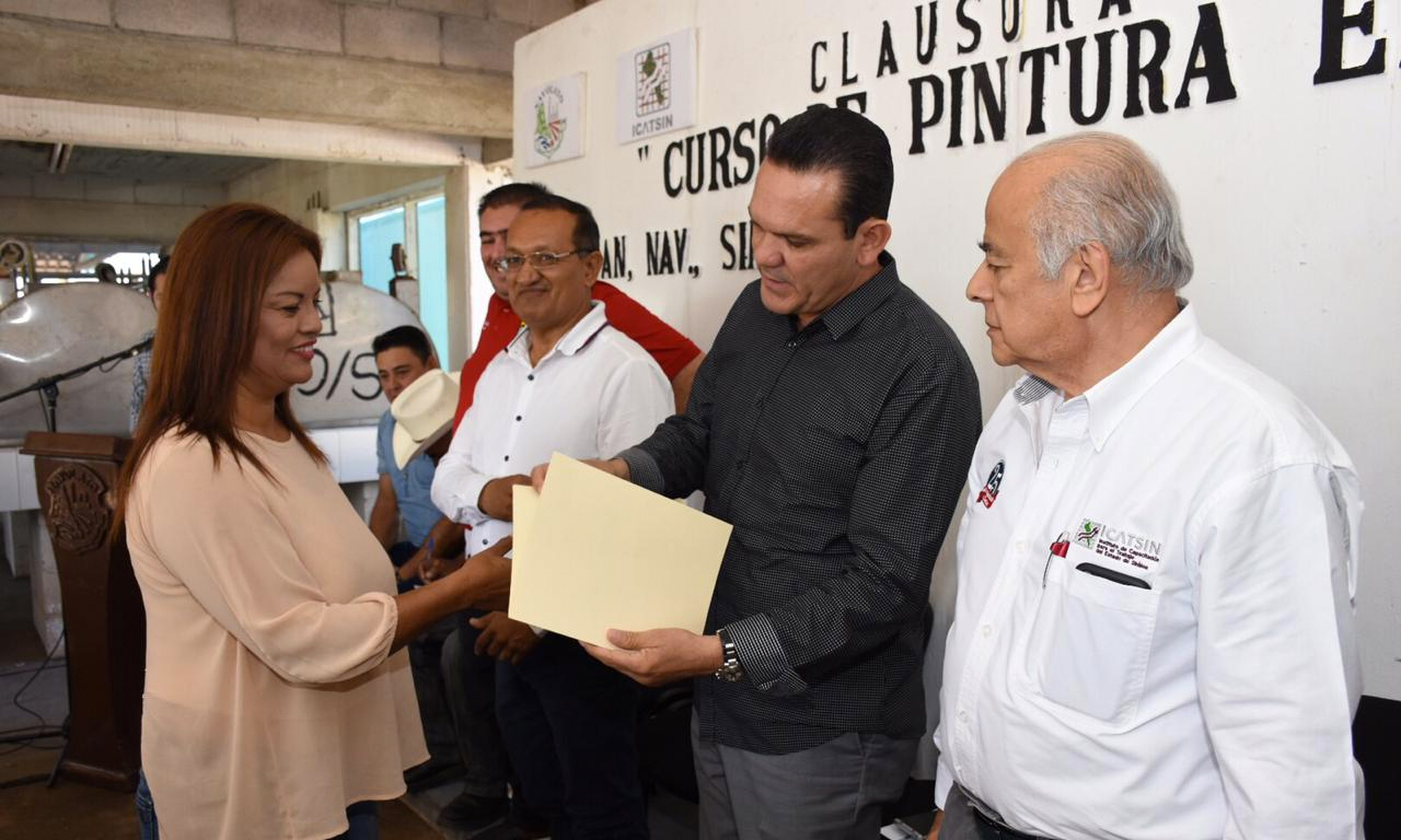 Concluye curso de pintura textil en campo pesquero el Tetuán