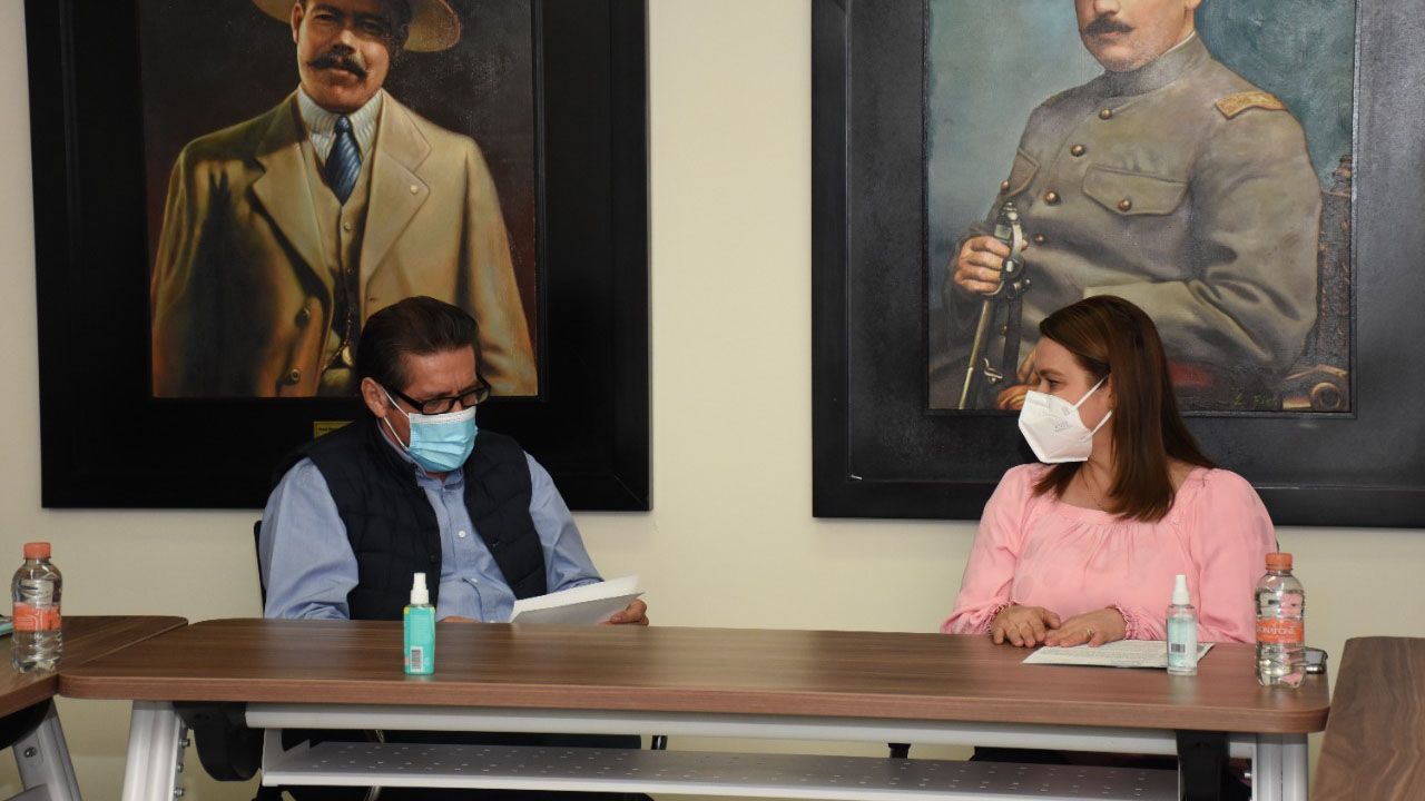 RECIBE ICATSIN A DIRIGENCIA DEL STASE