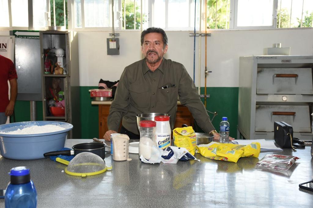 LÓPEZ PORTILLO VISITA PLANTEL ICATSIN GUASAVE