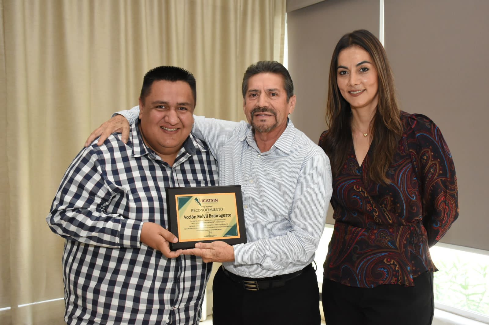 PLANTELES DE ICATSIN RECIBEN RECONOCIMIENTO POR CURSOS DE VERANO