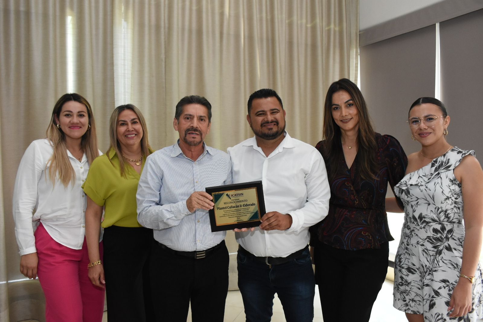 PLANTELES DE ICATSIN RECIBEN RECONOCIMIENTO POR CURSOS DE VERANO