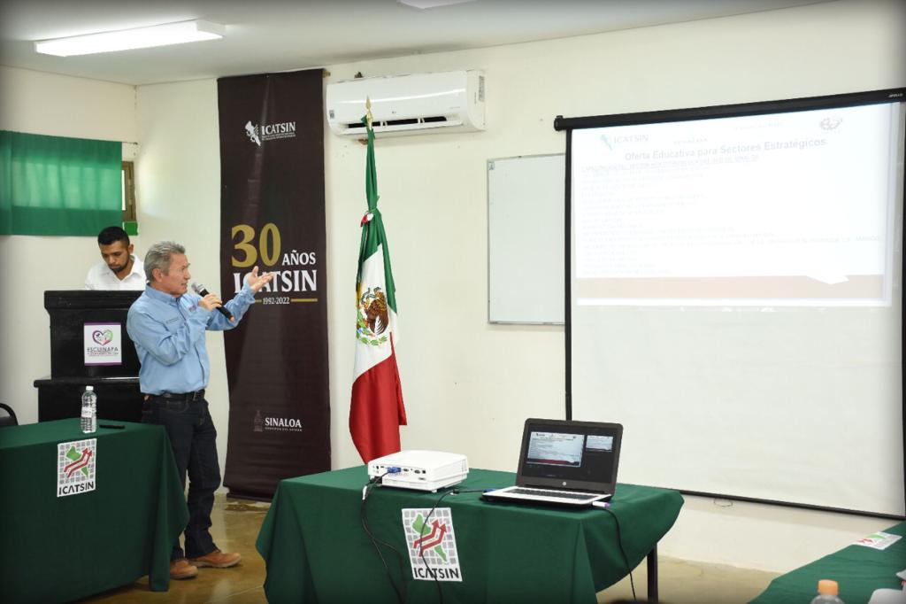 PLANTEL ESCUINAPA CELEBRA REUNIÓN CONTEC