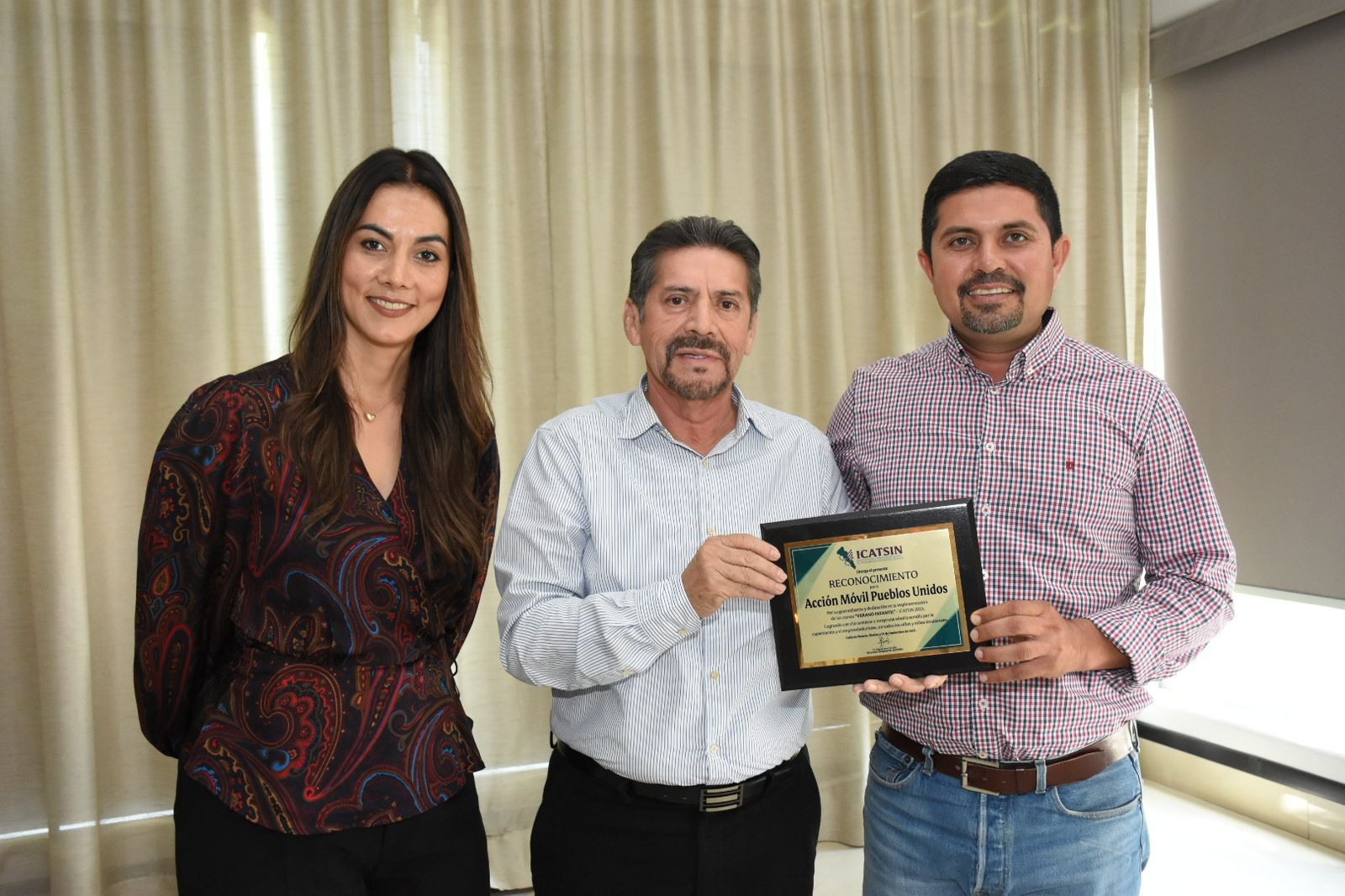 PLANTELES DE ICATSIN RECIBEN RECONOCIMIENTO POR CURSOS DE VERANO