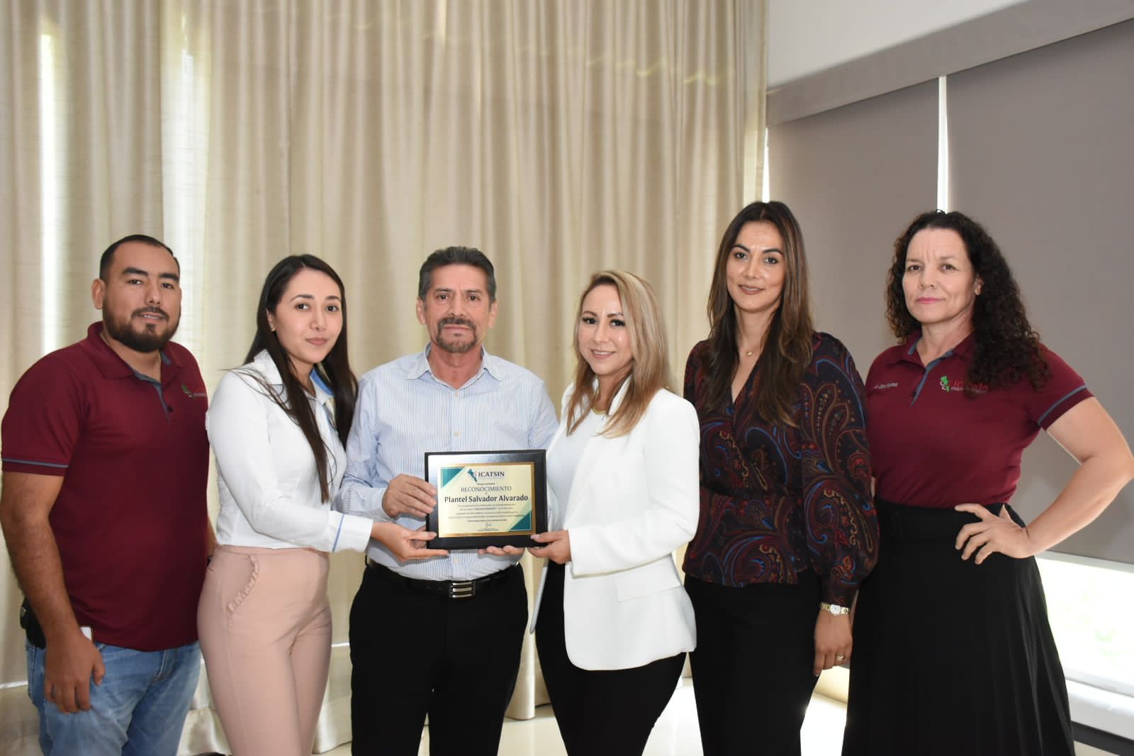 PLANTELES DE ICATSIN RECIBEN RECONOCIMIENTO POR CURSOS DE VERANO