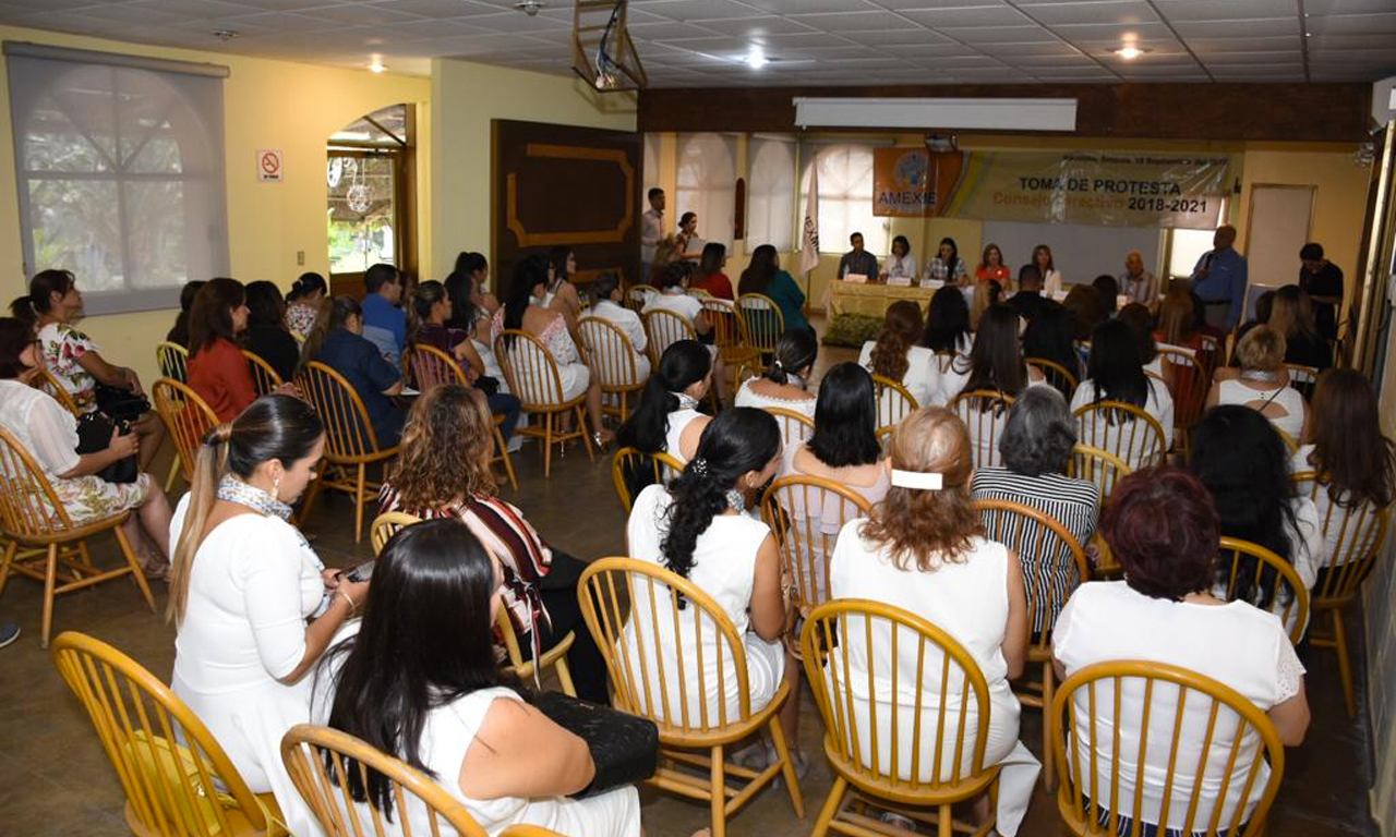 ICATSIN comprometido con la capacitación a las mujeres empresarias en Sinaloa