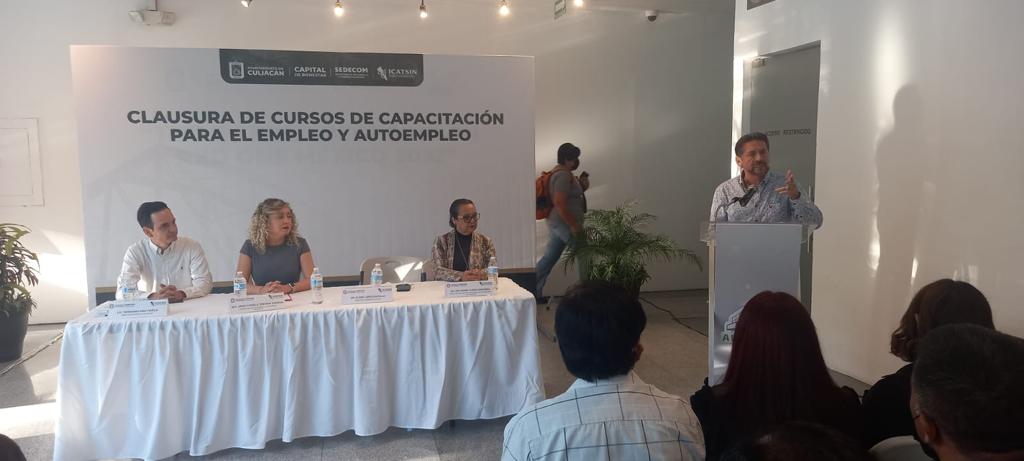 LAZO HUMANO EN ICATSIN POR CONMEMORACIÓN DEL DÍA MUNDIAL DE LA LUCHA CONTRA EL CÁNCER DE MAMA