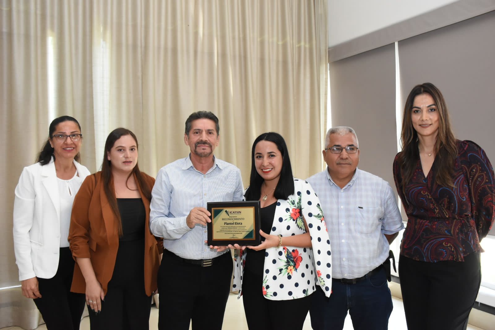 PLANTELES DE ICATSIN RECIBEN RECONOCIMIENTO POR CURSOS DE VERANO
