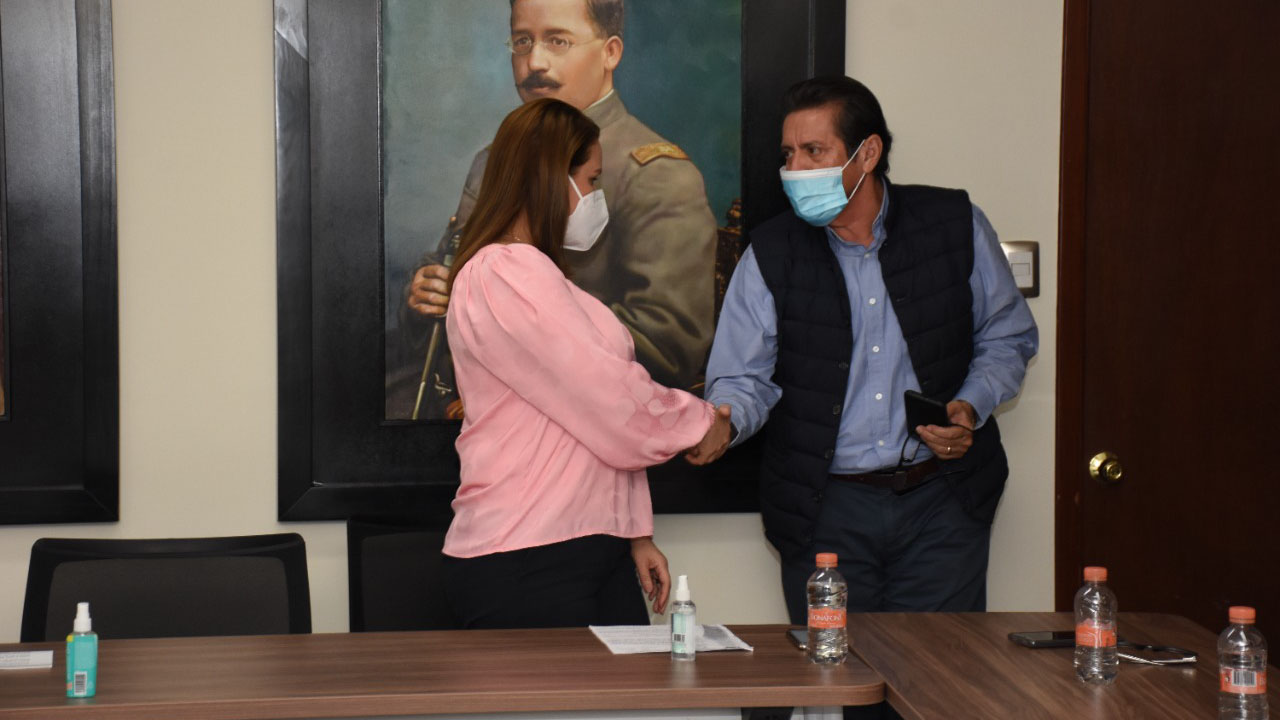 RECIBE ICATSIN A DIRIGENCIA DEL STASE