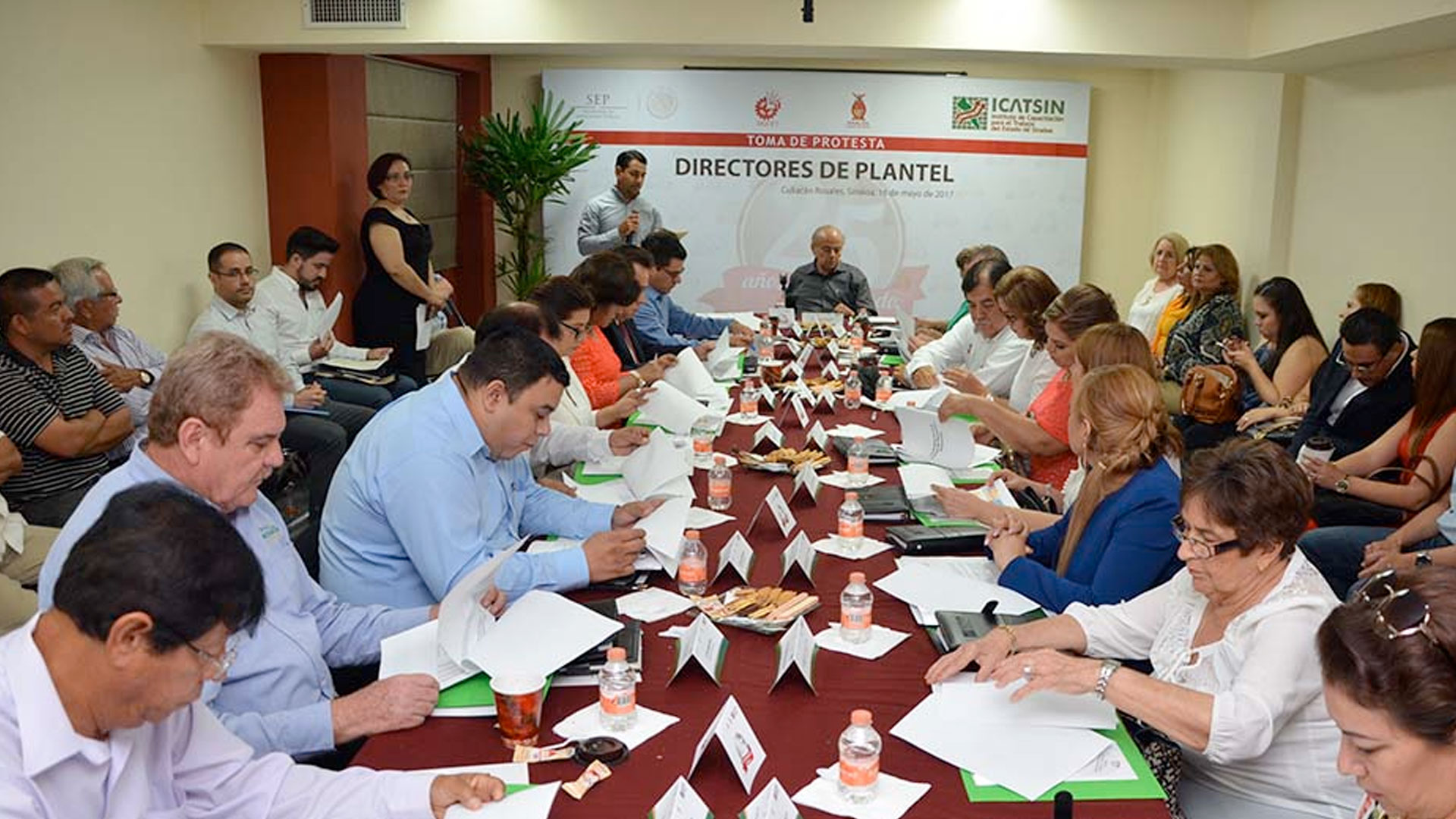 La educación debe ser una verdadera herramienta para el trabajo: FRÍAS CASTRO
