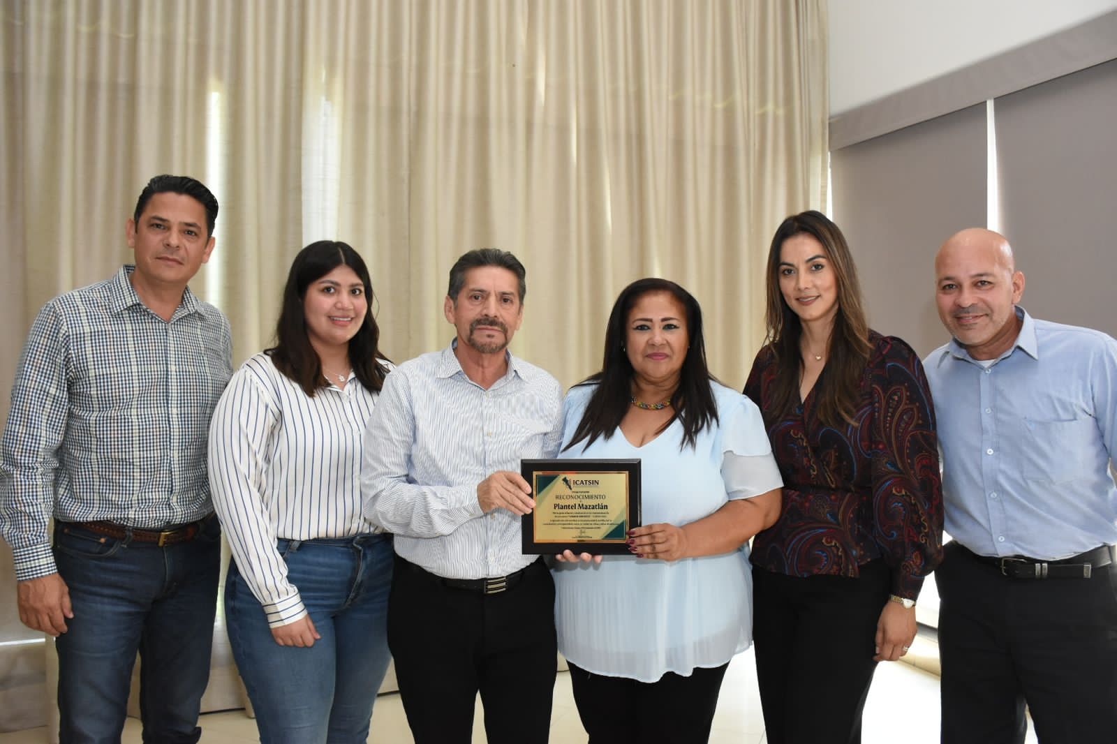 PLANTELES DE ICATSIN RECIBEN RECONOCIMIENTO POR CURSOS DE VERANO