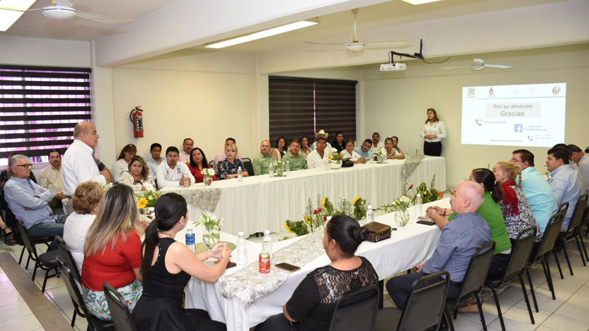 Siete de cada 10 alumnos de ICATSIN reciben beca