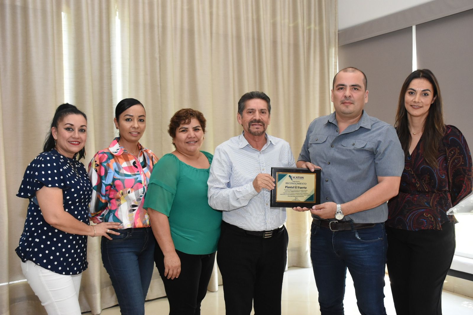 PLANTELES DE ICATSIN RECIBEN RECONOCIMIENTO POR CURSOS DE VERANO