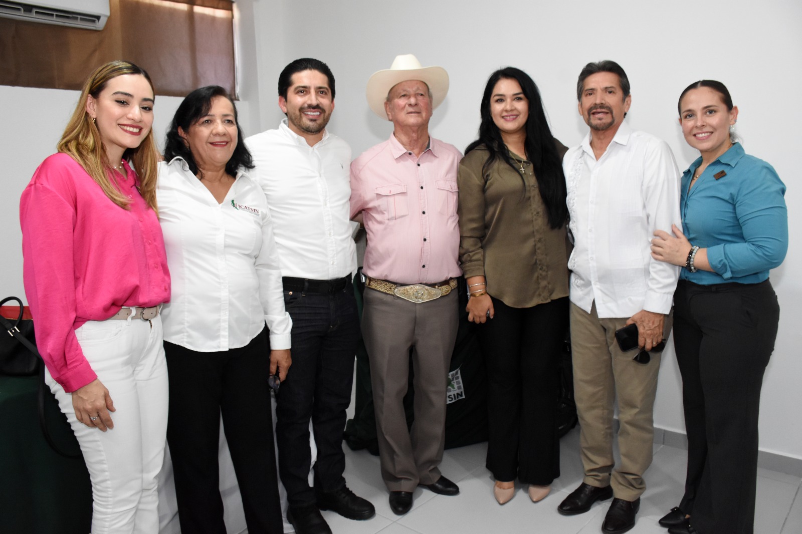 DIRECTOR GENERAL DE ICATSIN CLAUSURA CURSOS EN PLANTEL ANGOSTURA