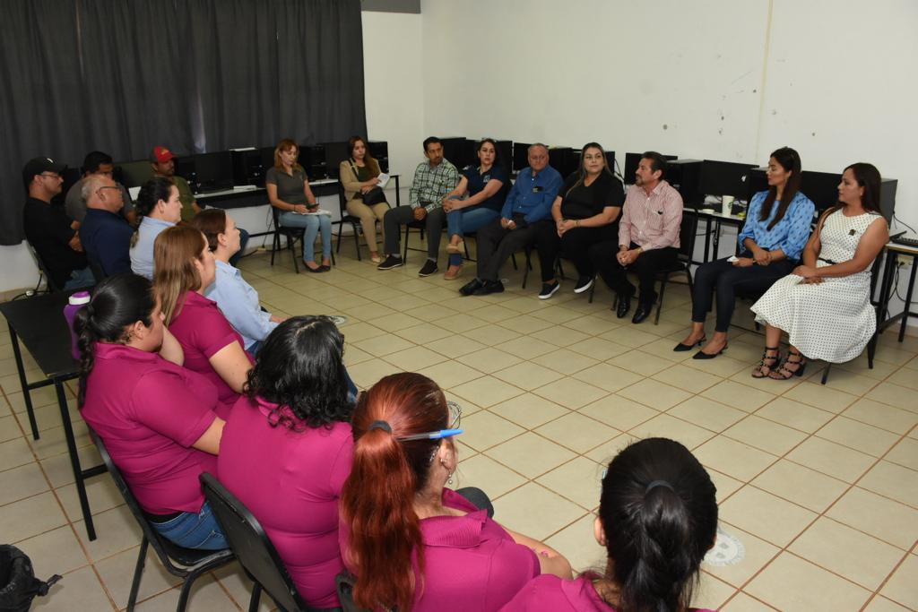 DIRECTOR GENERAL DE ICATSIN VISITA PLANTEL SINALOA