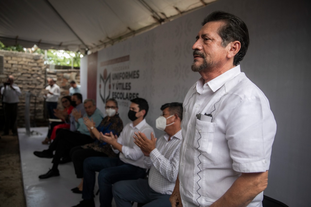 CATSIN PRESENTE EN EL ARRANQUE DEL PROGRAMA DE UNIFORMES Y ÚTILES ESCOLARES GRATUITOS 2022-2023