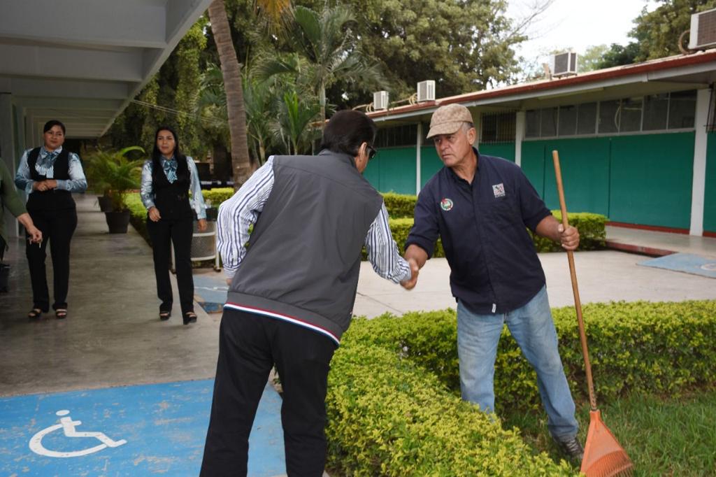 LÓPEZ PORTILLO VISITA PLANTEL ICATSIN GUASAVE