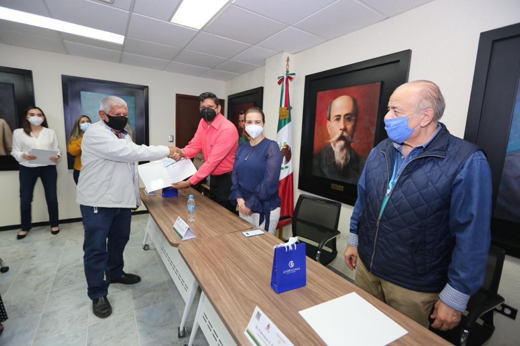 RECONOCEN ICATSIN Y STASE A TRABAJADORES CON 25 AÑOS DE SERVICIO