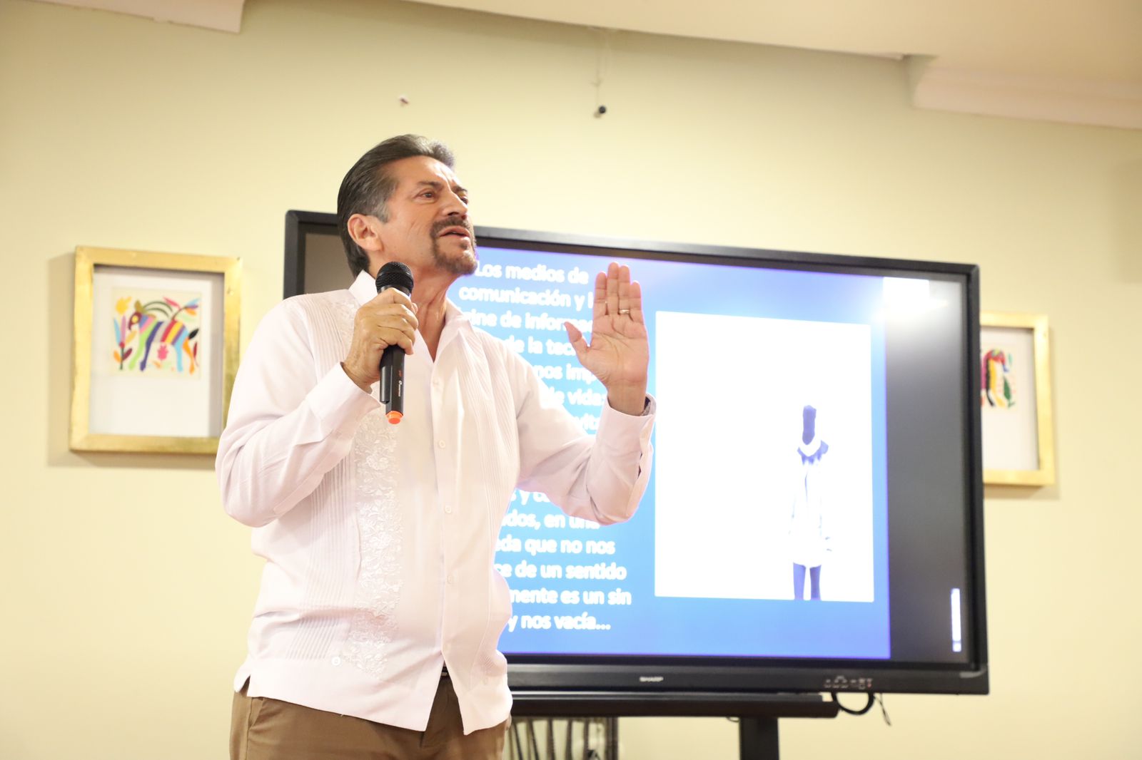 LÓPEZ PORTILLO CAPACITA A PERSONAL DEL AYUNTAMIENTO DE EL FUERTE