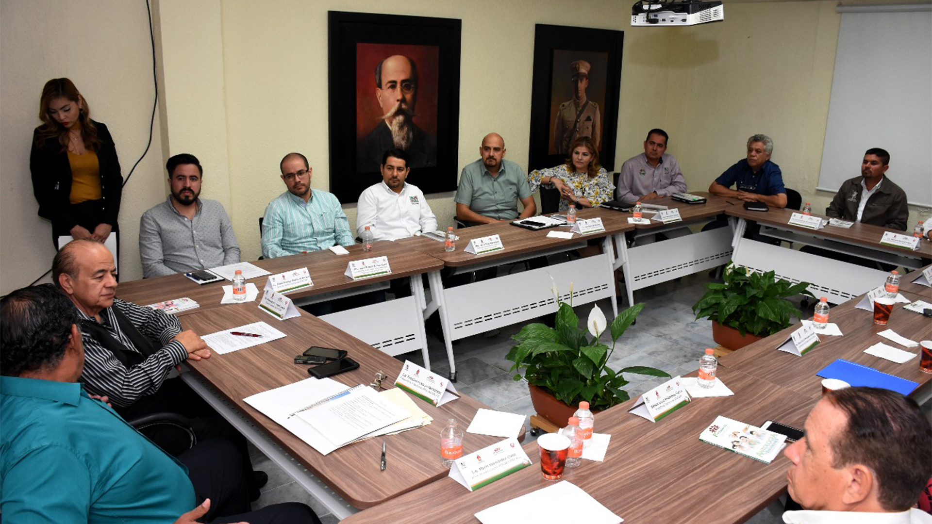 ICATSIN seguirá trabajando para hacer el cambio en la sociedad con Educación: Frías Castro