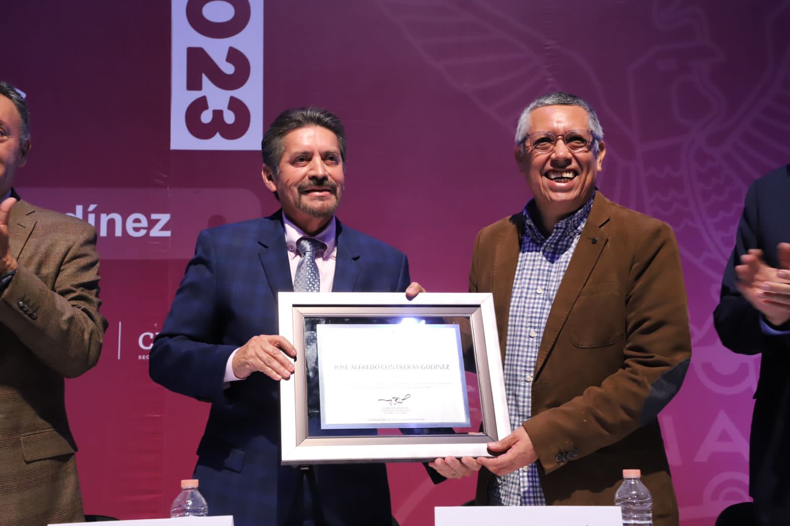 LÓPEZ PORTILLO ENTREGA EL PREMIO SINALOA DE LAS ARTES A JOSÉ ALFREDO “ITO” CONTRERAS