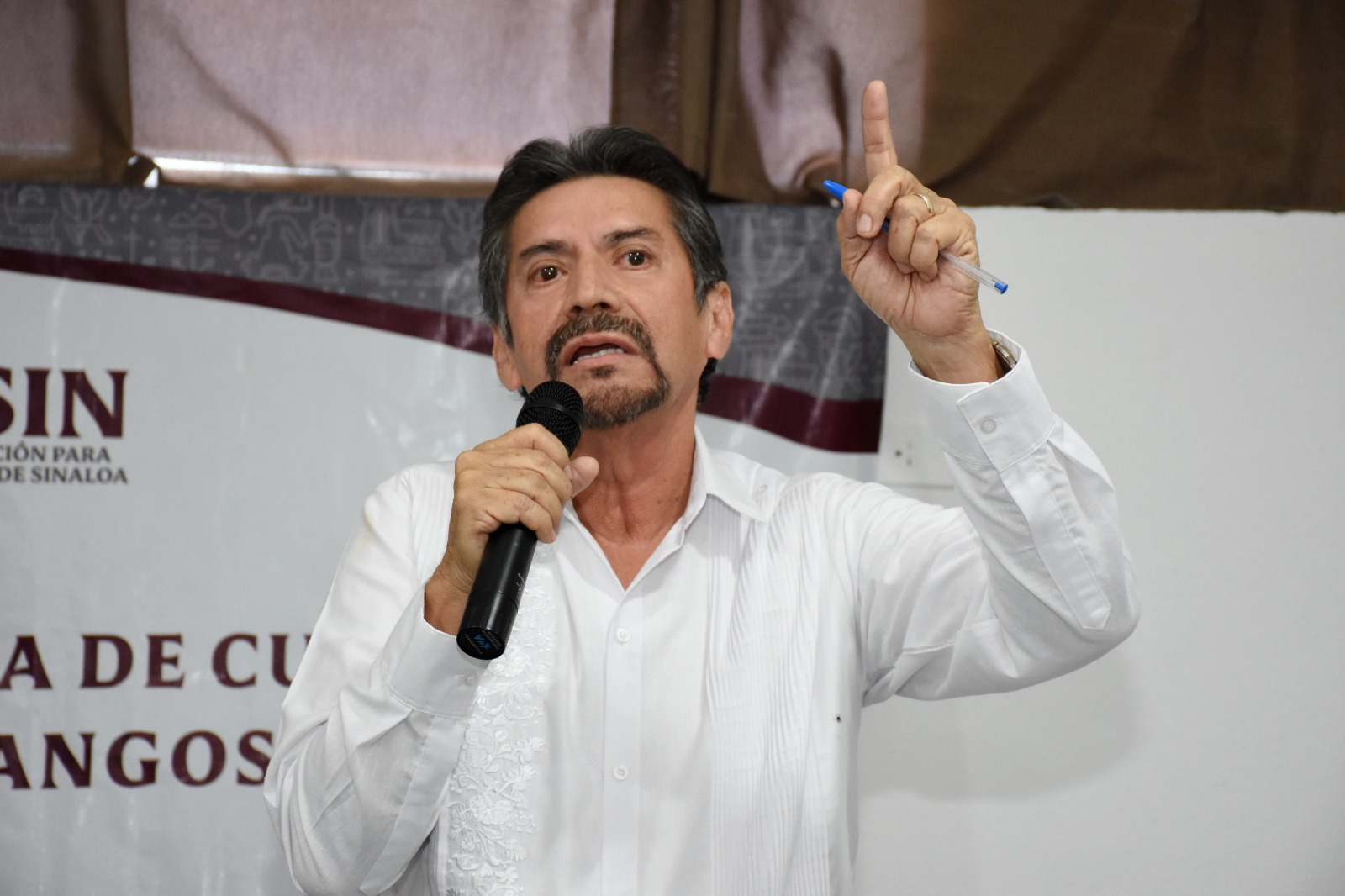 DIRECTOR GENERAL DE ICATSIN CLAUSURA CURSOS EN PLANTEL ANGOSTURA