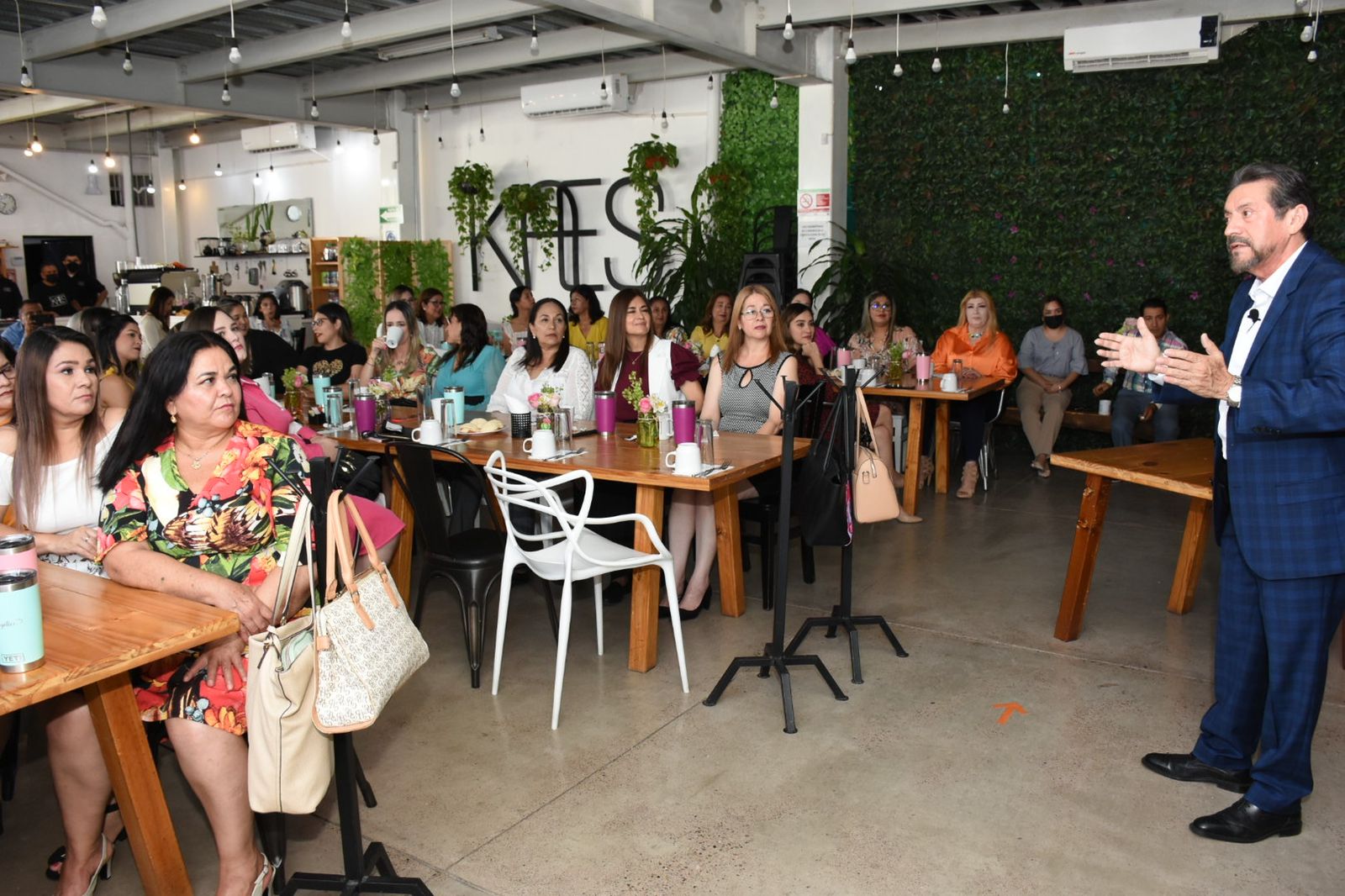 CELEBRA ICATSIN EL DÍA DE LAS MADRES