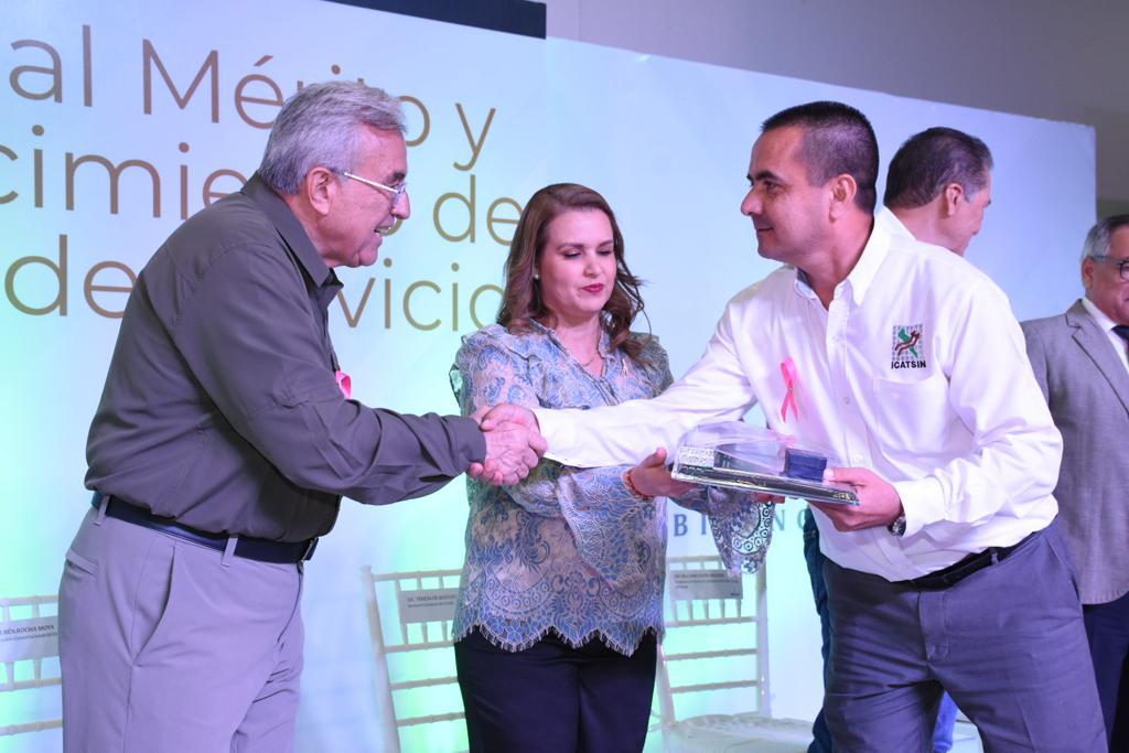 LAZO HUMANO EN ICATSIN POR CONMEMORACIÓN DEL DÍA MUNDIAL DE LA LUCHA CONTRA EL CÁNCER DE MAMA