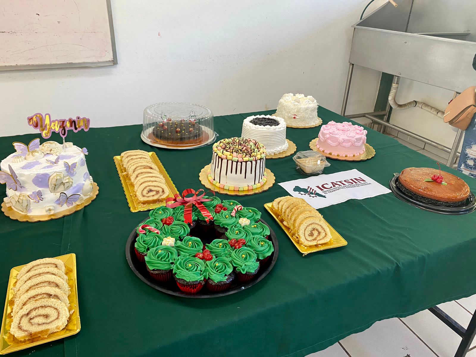 LÓPEZ PORTILLO CLAUSURA DOS CURSOS EN PLANTEL SALVADOR ALVARADO