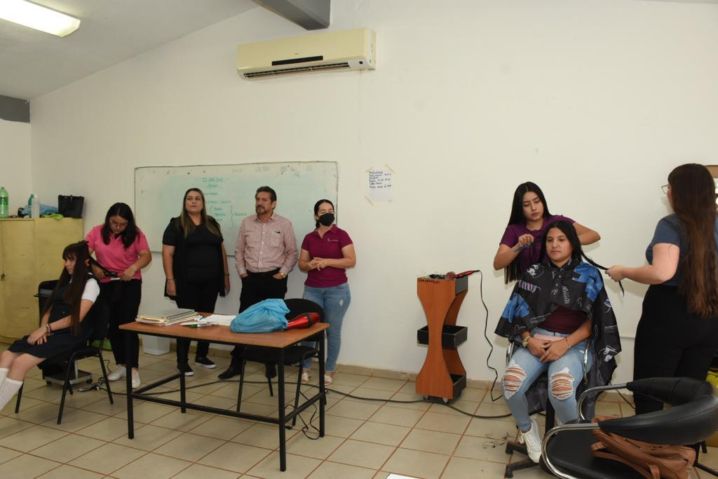 DIRECTOR GENERAL DE ICATSIN VISITA PLANTEL SINALOA