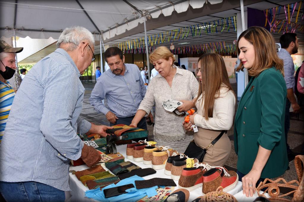 ICATSIN PRESENTE EN GRAN KERMÉS MEXICANA DE DIF SINALOA