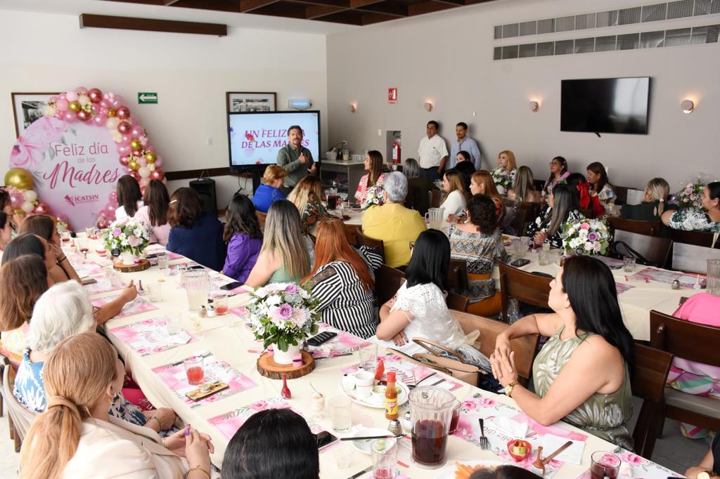 ICATSIN FESTEJA EL DÍA DE LAS MADRES