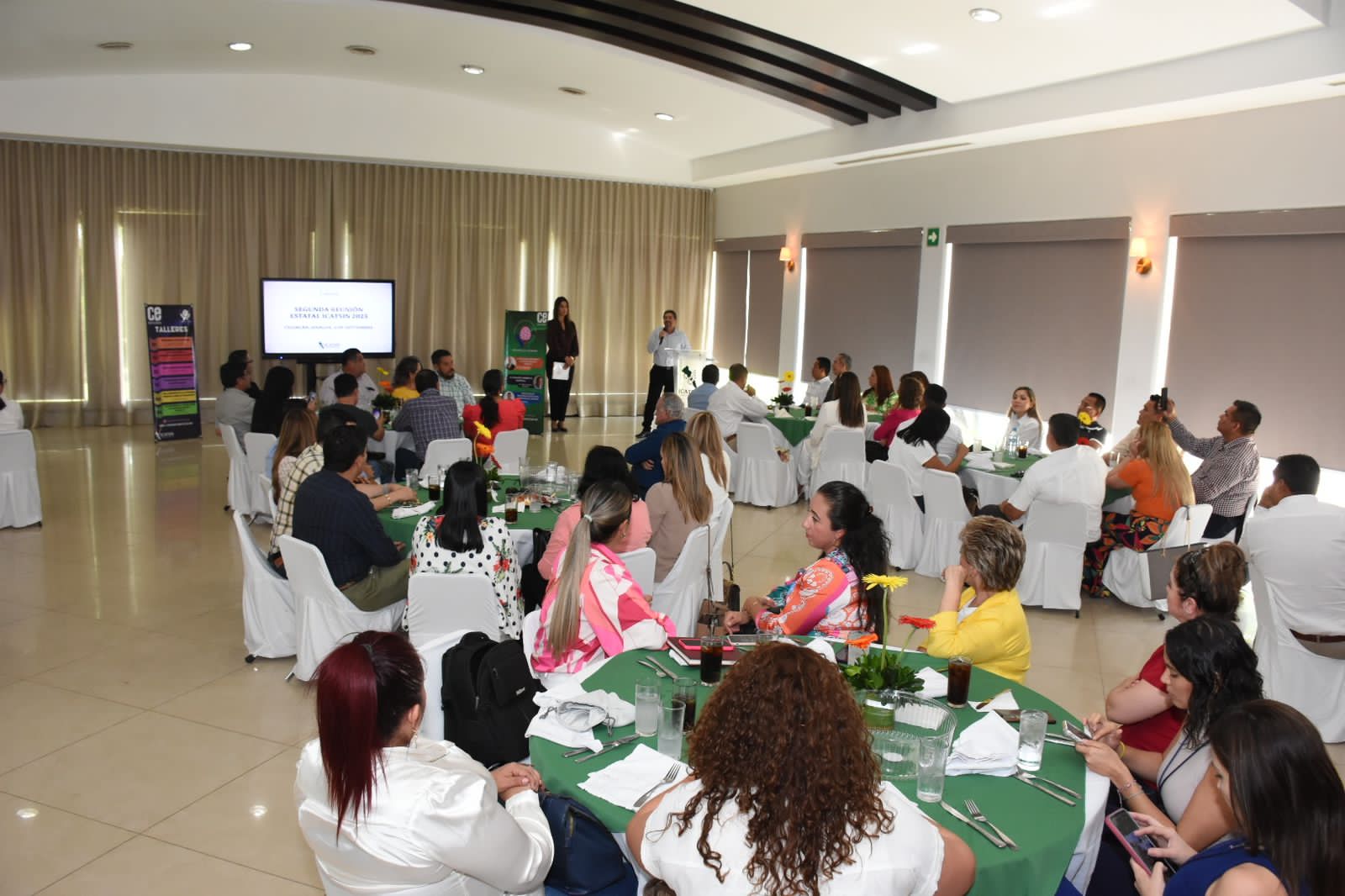 PLANTELES DE ICATSIN RECIBEN RECONOCIMIENTO POR CURSOS DE VERANO