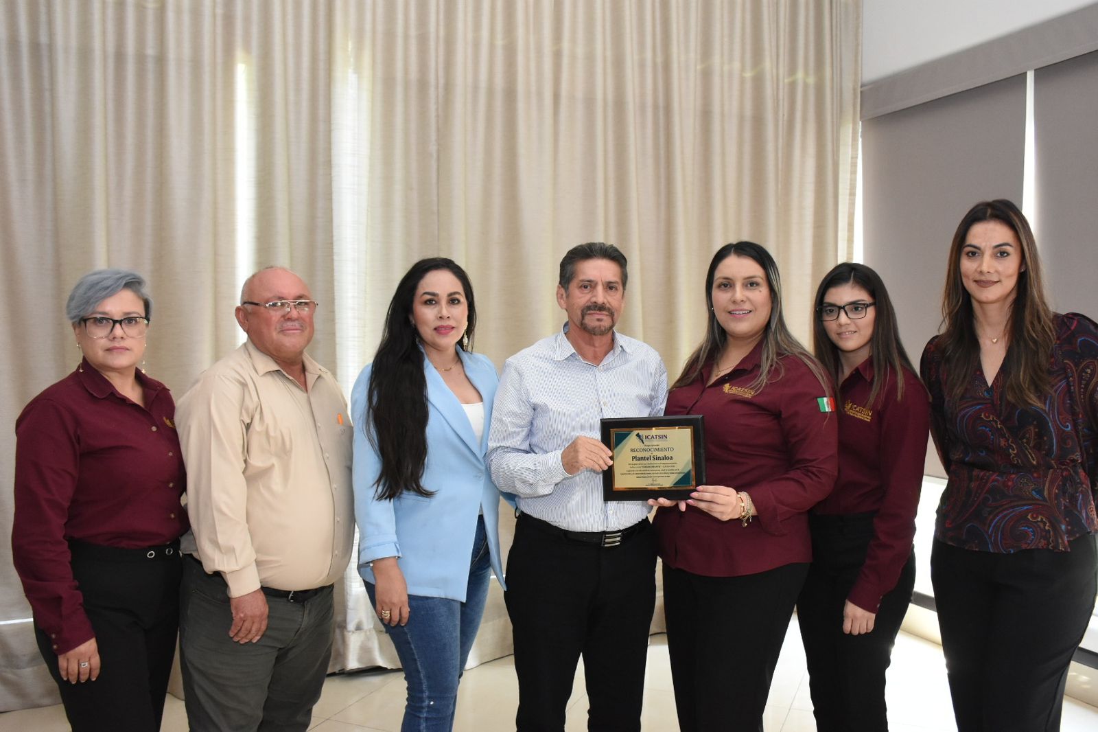 PLANTELES DE ICATSIN RECIBEN RECONOCIMIENTO POR CURSOS DE VERANO